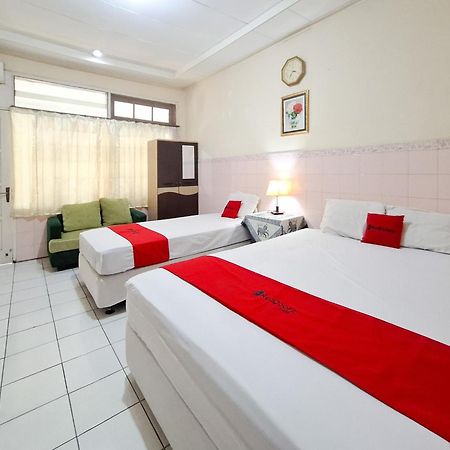 Reddoorz Syariah At Griya Raharja Klaten Exteriör bild