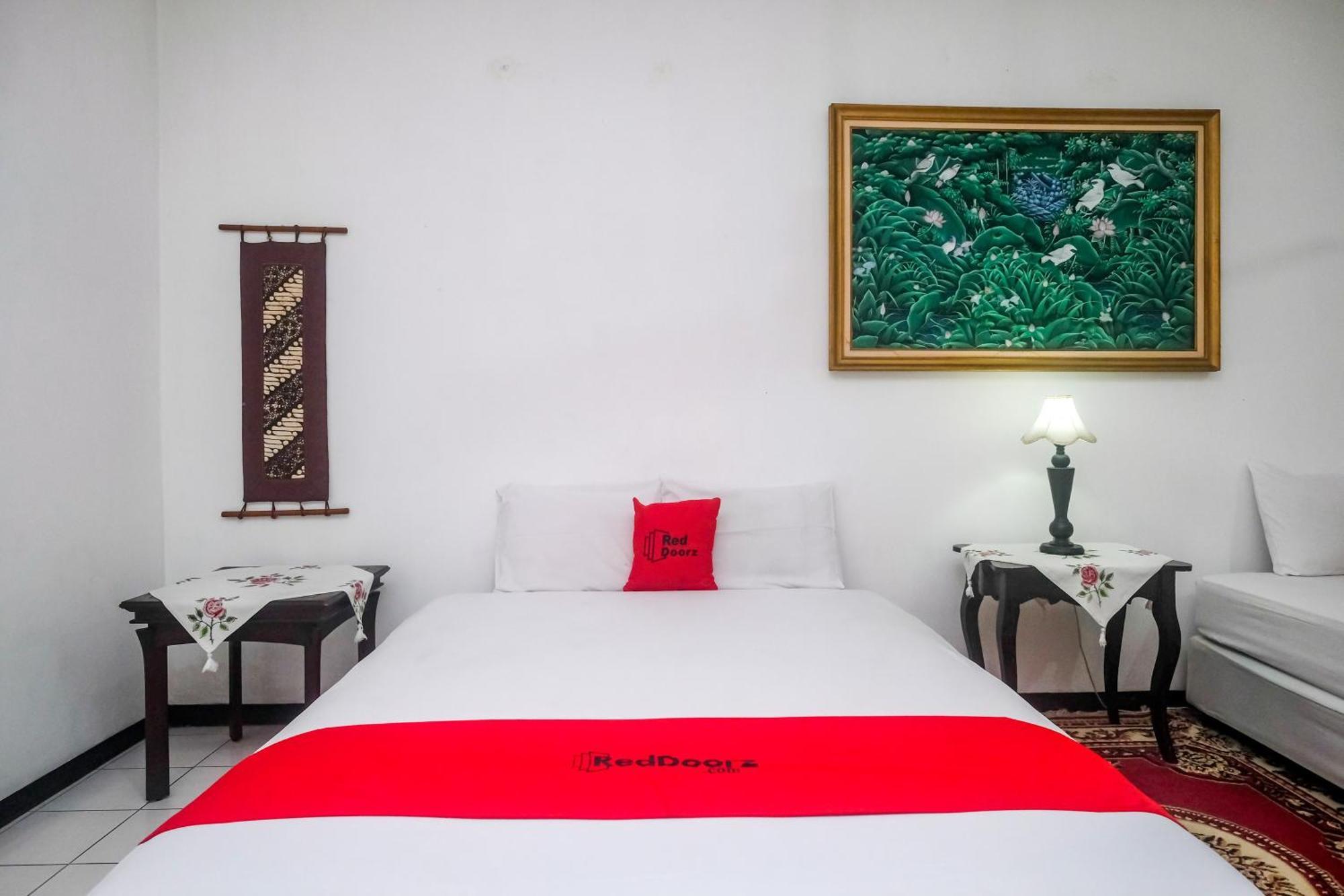 Reddoorz Syariah At Griya Raharja Klaten Exteriör bild