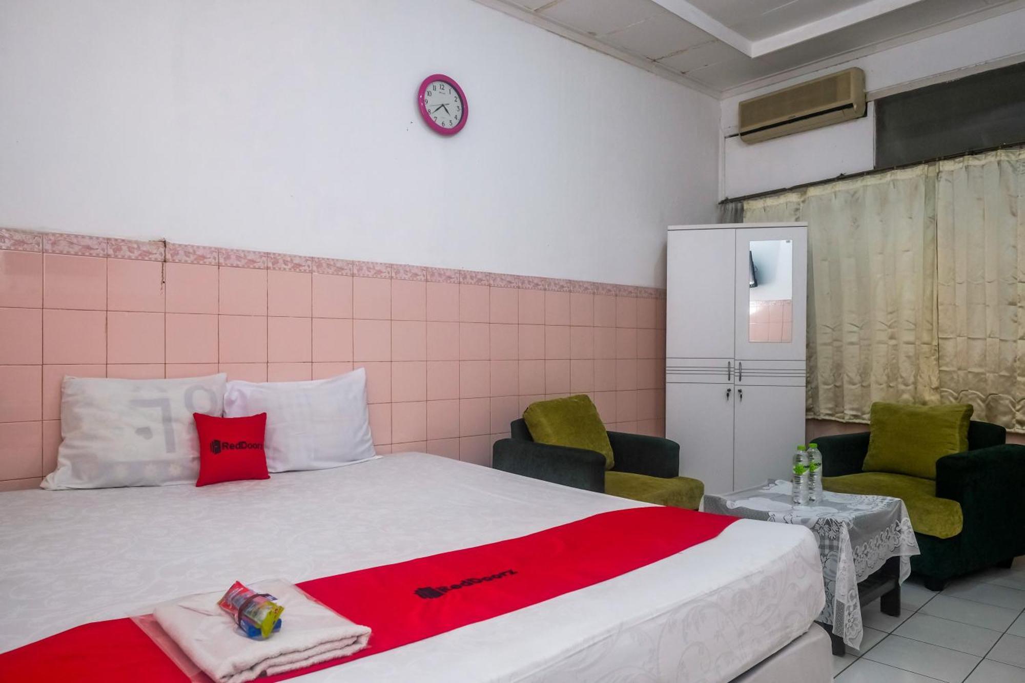 Reddoorz Syariah At Griya Raharja Klaten Exteriör bild