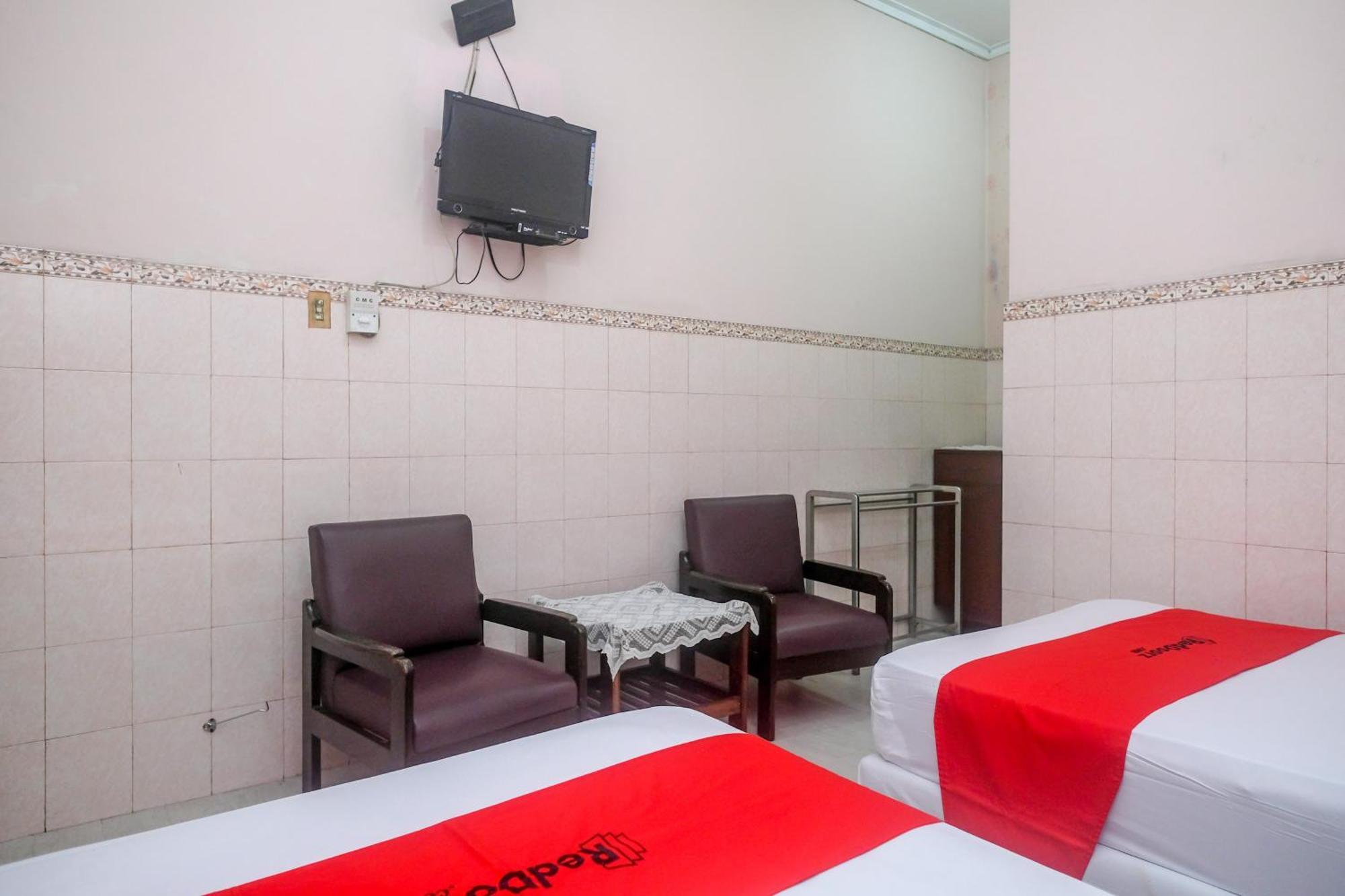 Reddoorz Syariah At Griya Raharja Klaten Exteriör bild