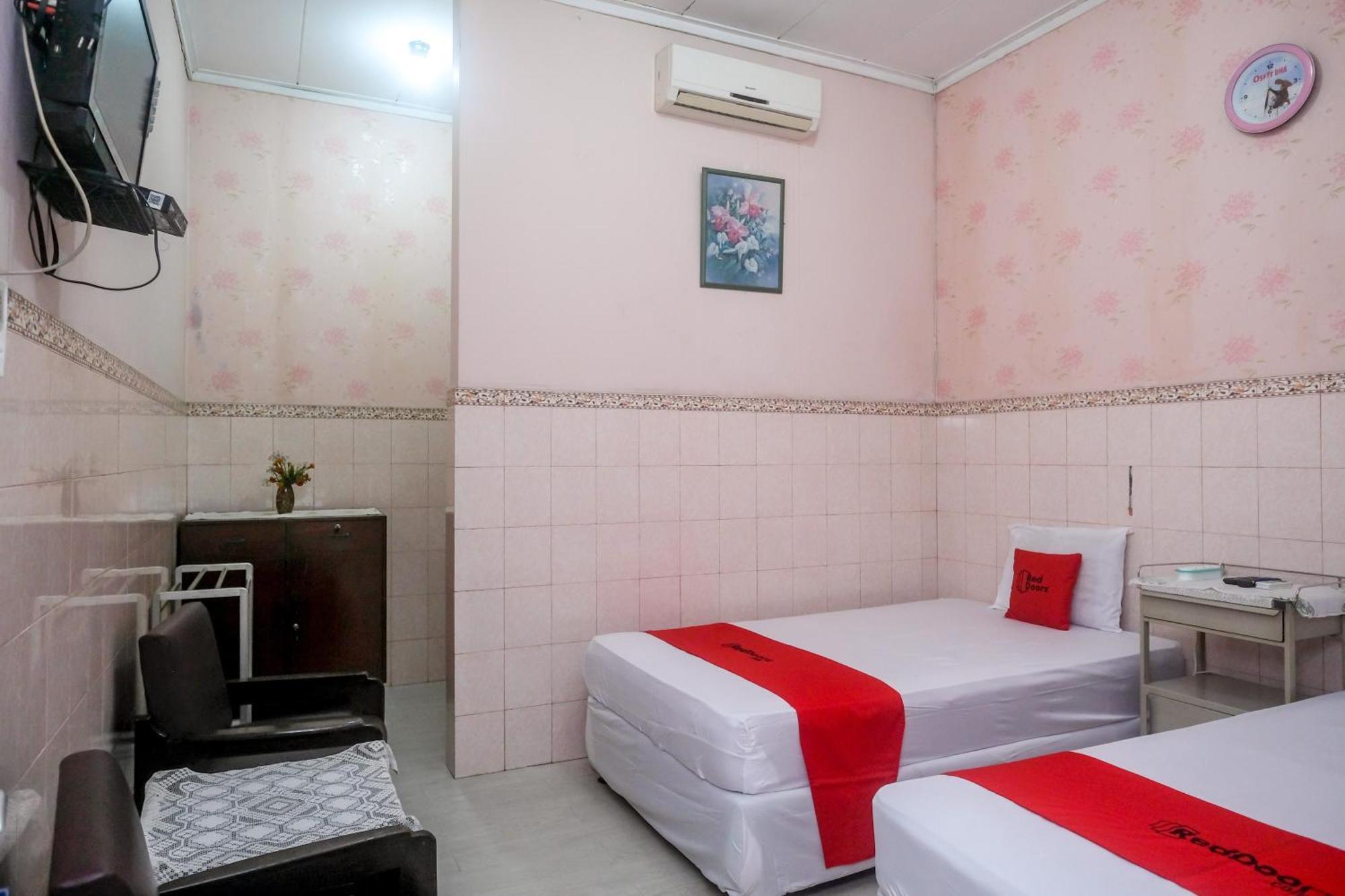 Reddoorz Syariah At Griya Raharja Klaten Exteriör bild