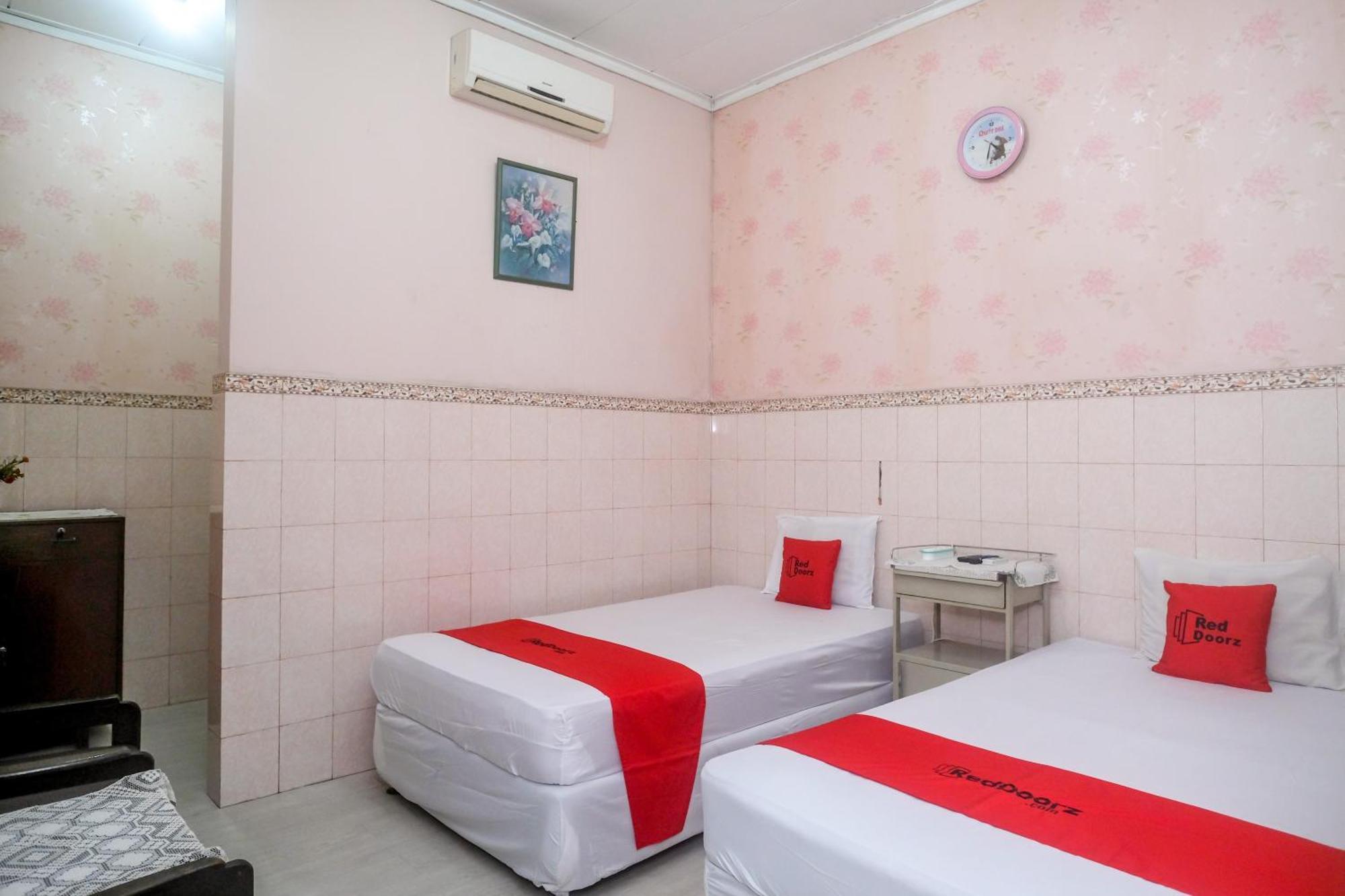 Reddoorz Syariah At Griya Raharja Klaten Exteriör bild