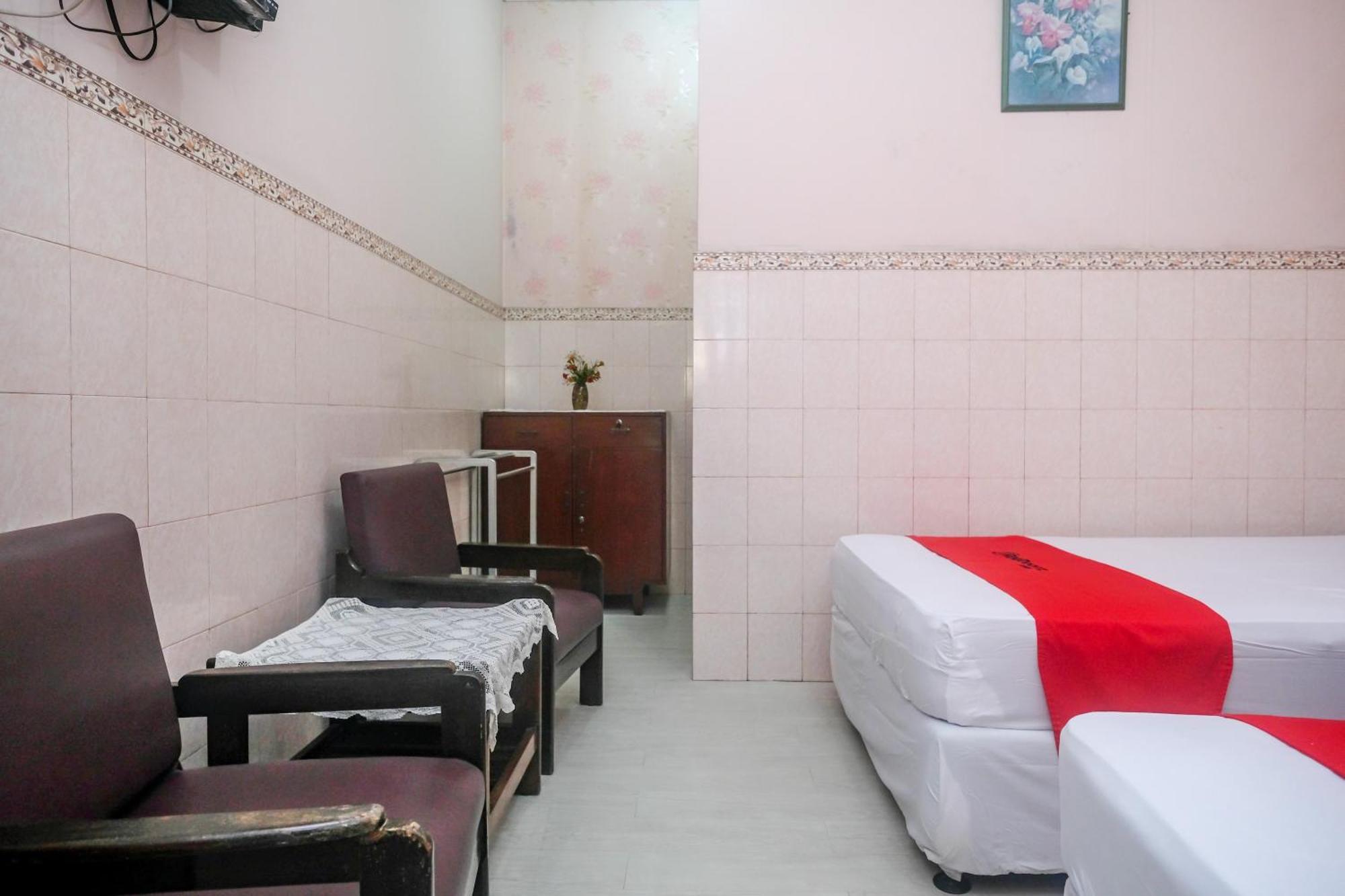 Reddoorz Syariah At Griya Raharja Klaten Exteriör bild