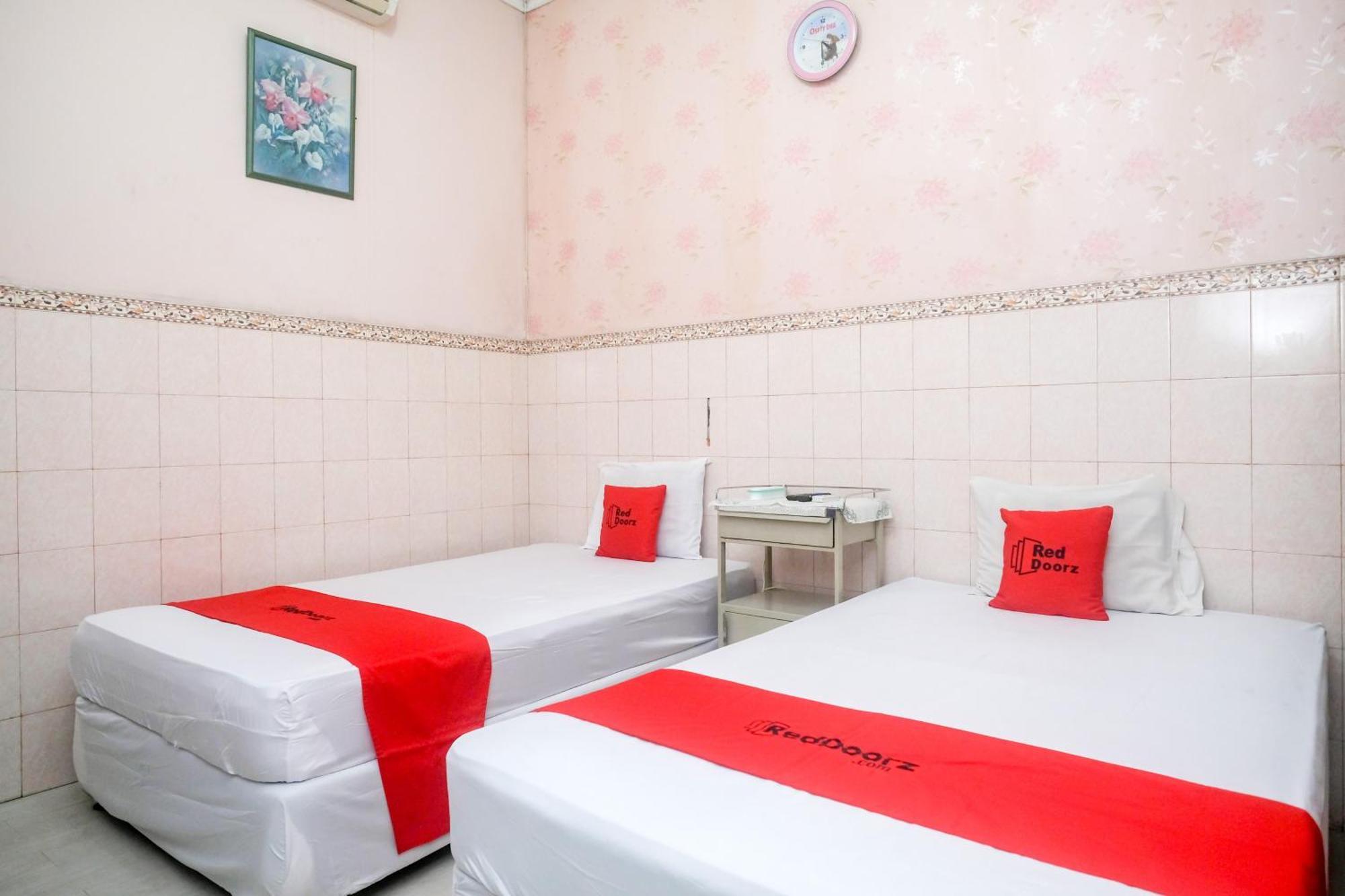 Reddoorz Syariah At Griya Raharja Klaten Exteriör bild