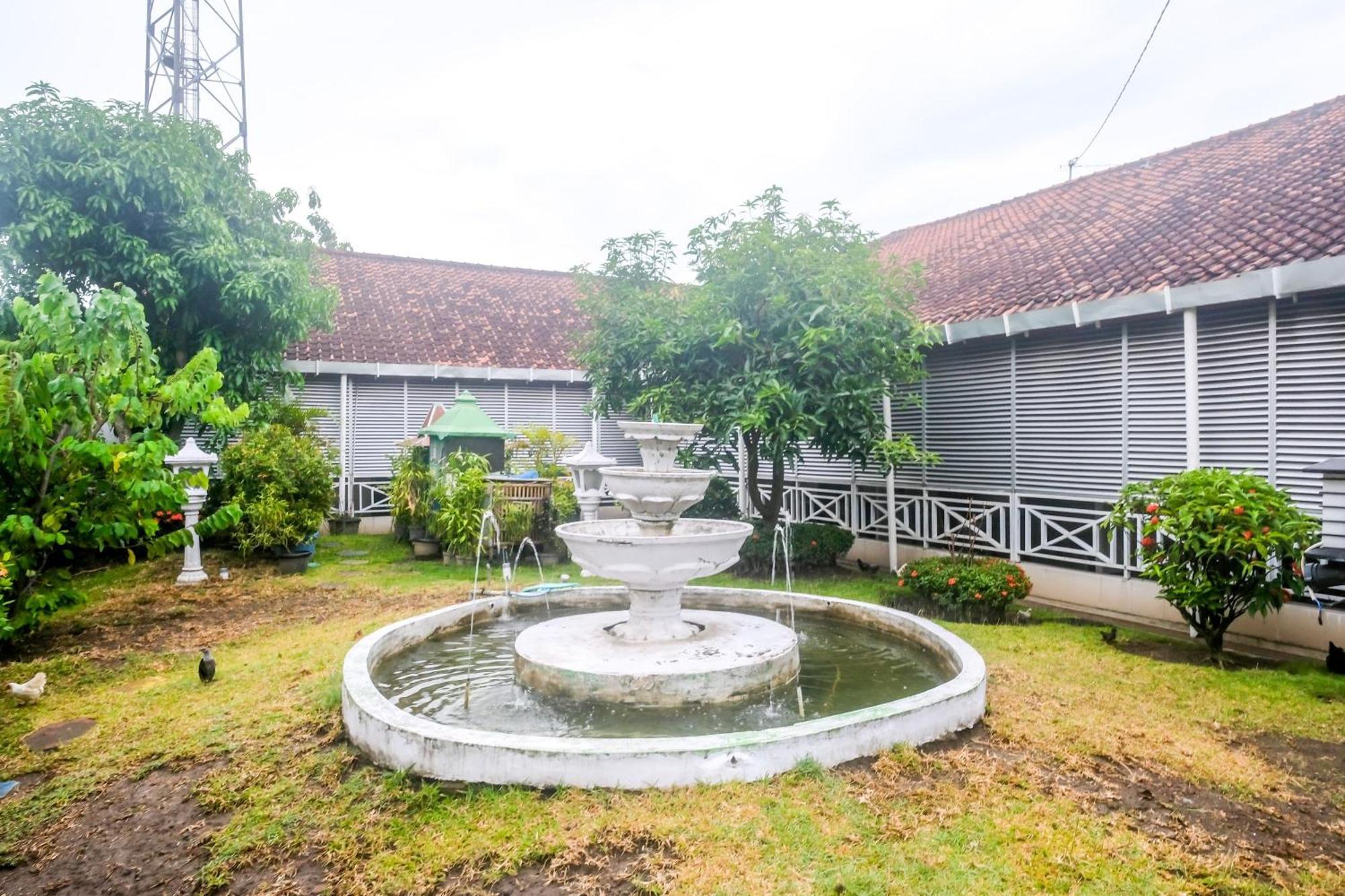 Reddoorz Syariah At Griya Raharja Klaten Exteriör bild