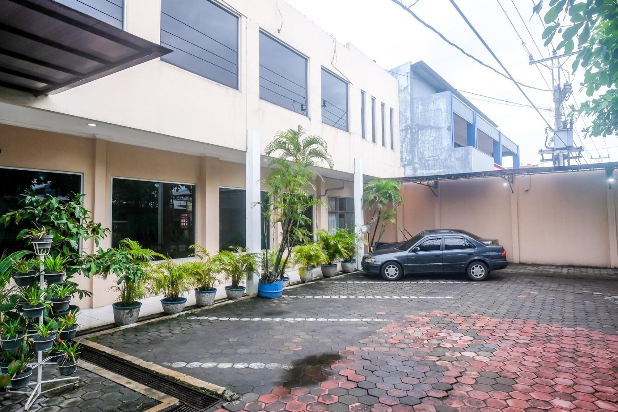 Reddoorz Syariah At Griya Raharja Klaten Exteriör bild