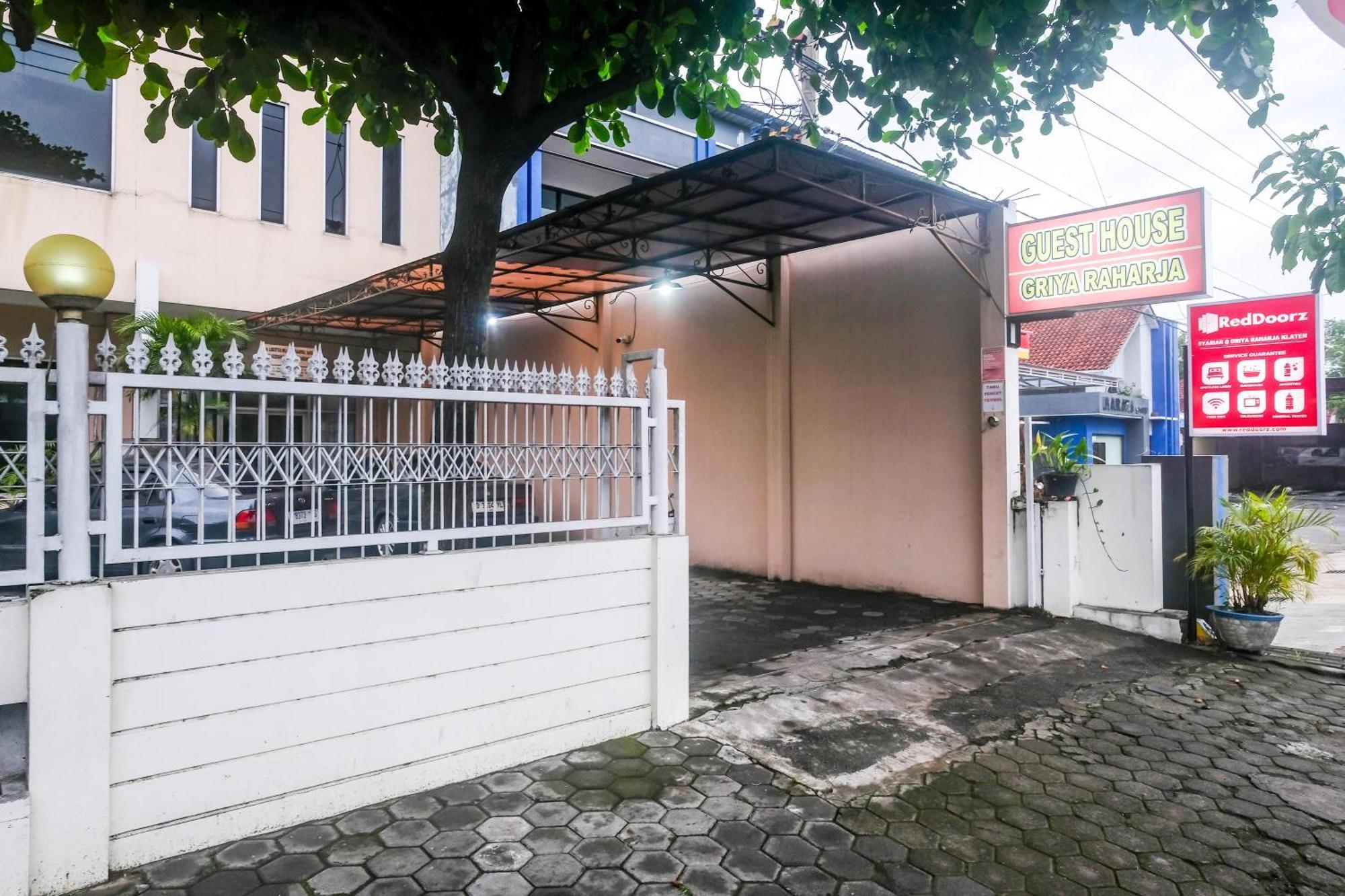Reddoorz Syariah At Griya Raharja Klaten Exteriör bild