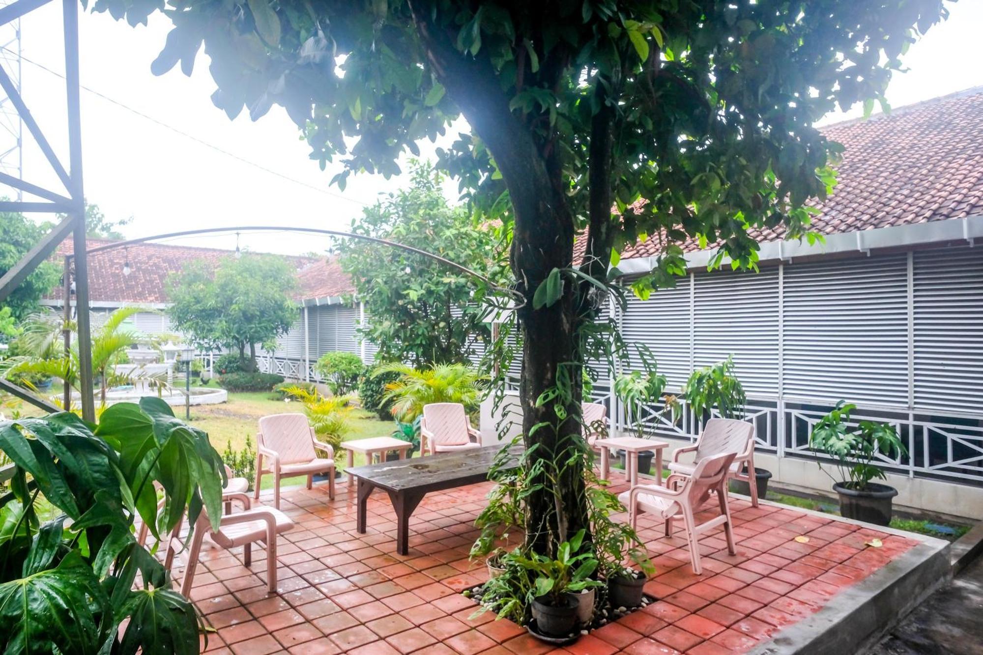 Reddoorz Syariah At Griya Raharja Klaten Exteriör bild