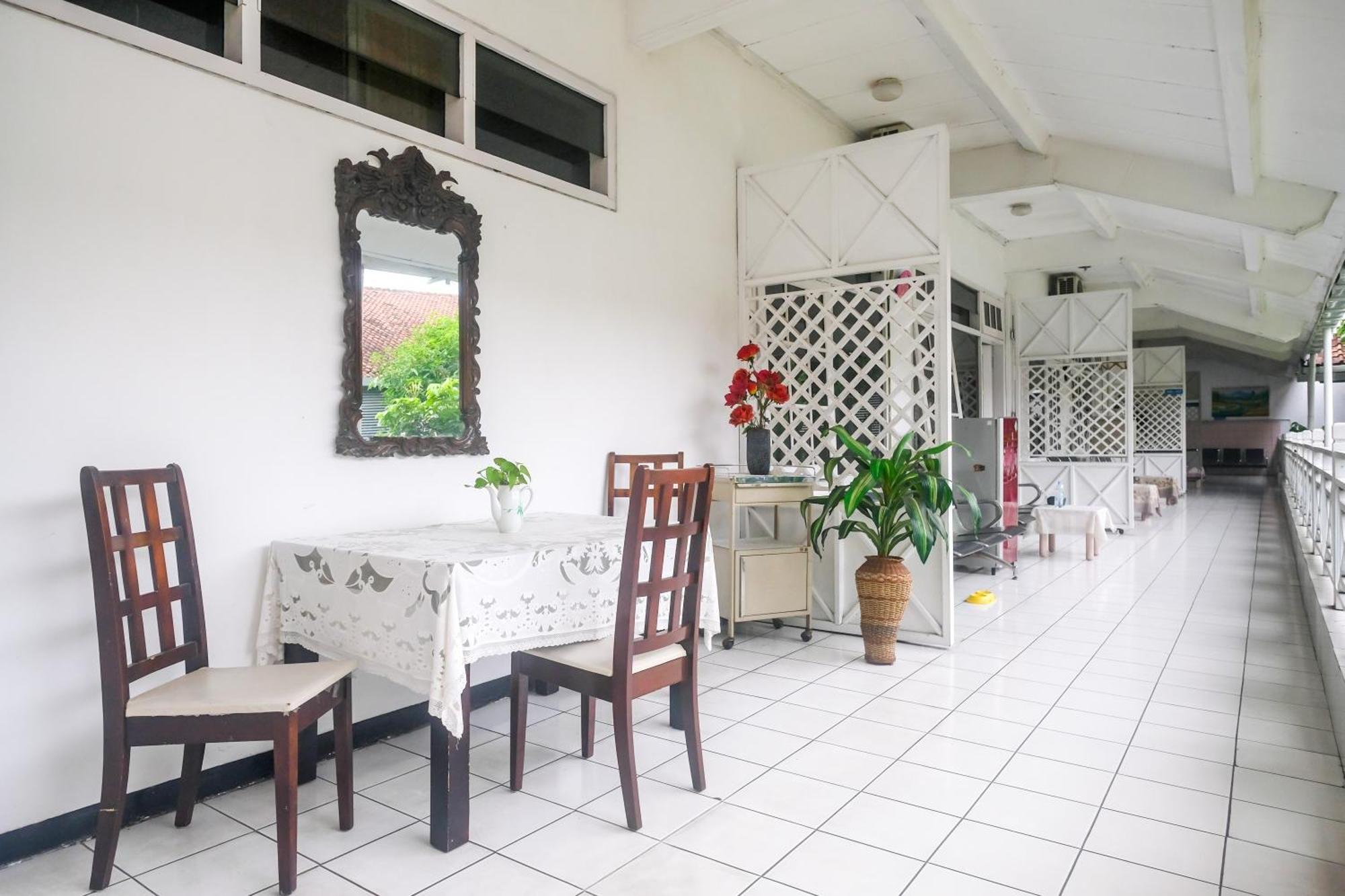 Reddoorz Syariah At Griya Raharja Klaten Exteriör bild