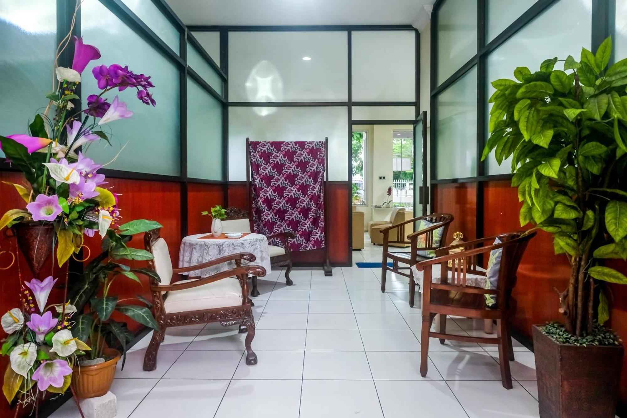 Reddoorz Syariah At Griya Raharja Klaten Exteriör bild