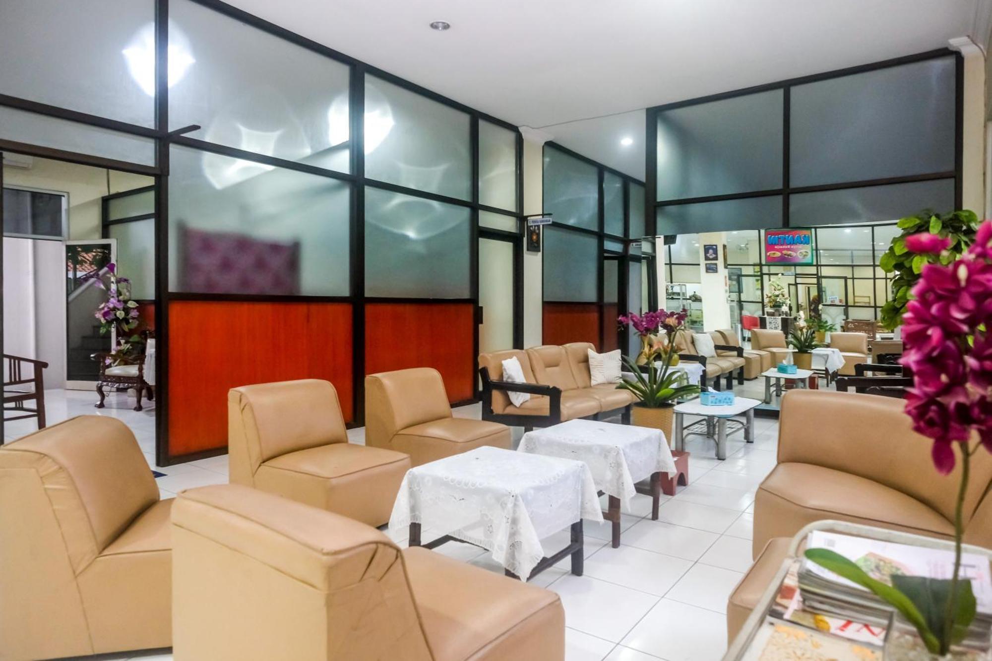 Reddoorz Syariah At Griya Raharja Klaten Exteriör bild